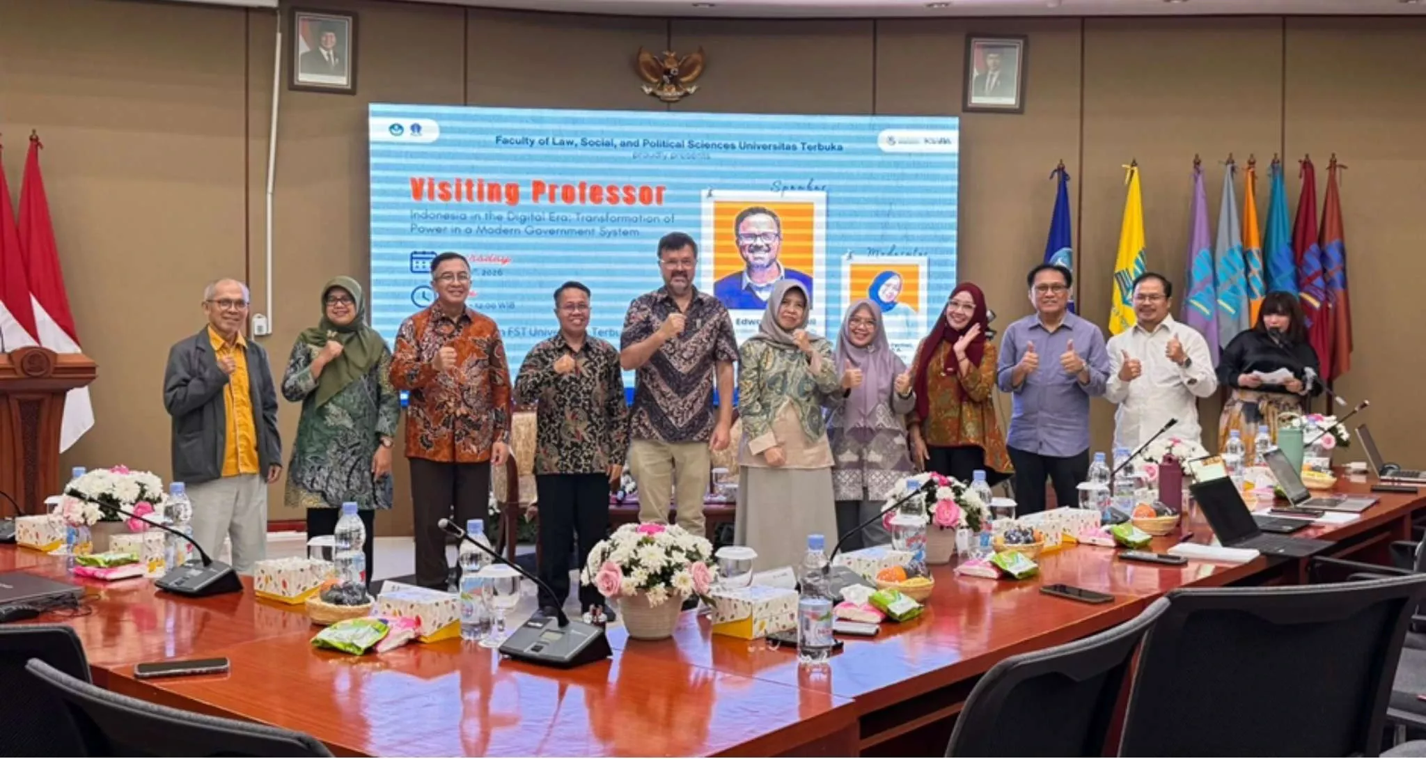 FHISIP UT Gelar Visiting Professor dan Coaching Clinic Internasional Bersama Prof. Edward Aspinall