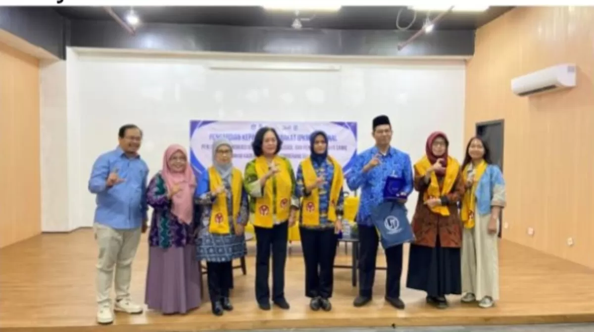 Strategi Kolaboratif FHISIP Universitas Terbuka dalam Penguatan Ekosistem UMKM Wastra Lokal: Rumah Batik Setu, Tangerang Selatan