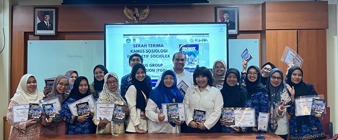 PKM Program Studi Sosiologi Universitas Terbuka Serahkan “Sociolex” Kepada MGMP Sosiologi Kota Tangerang Selatan